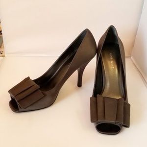 Nine West Gray Heels Sz 7.5